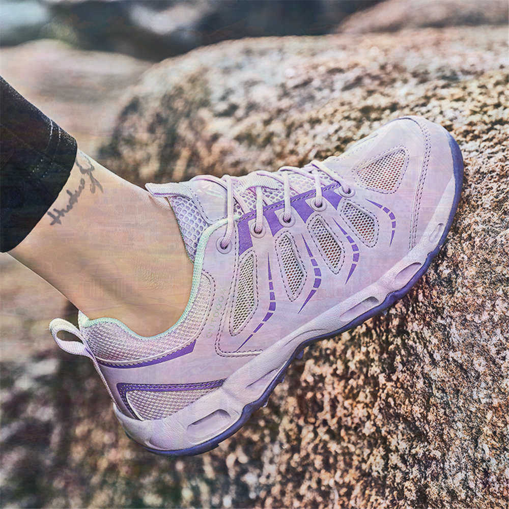 Sumer Round Tip Silver Sneaker - Office Tech Gift Ideas 评论和价格